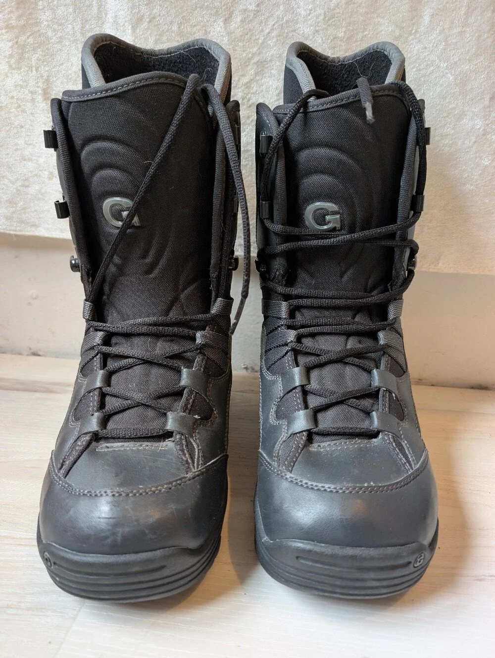 Gnu Men's 9.5 Snowboarding Boots
